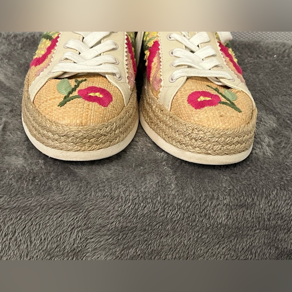 Dolce Vita Azalia Floral Embroidered Espadrille Lace-Up Sneakers. Multicolored 9 - Picture 6 of 16